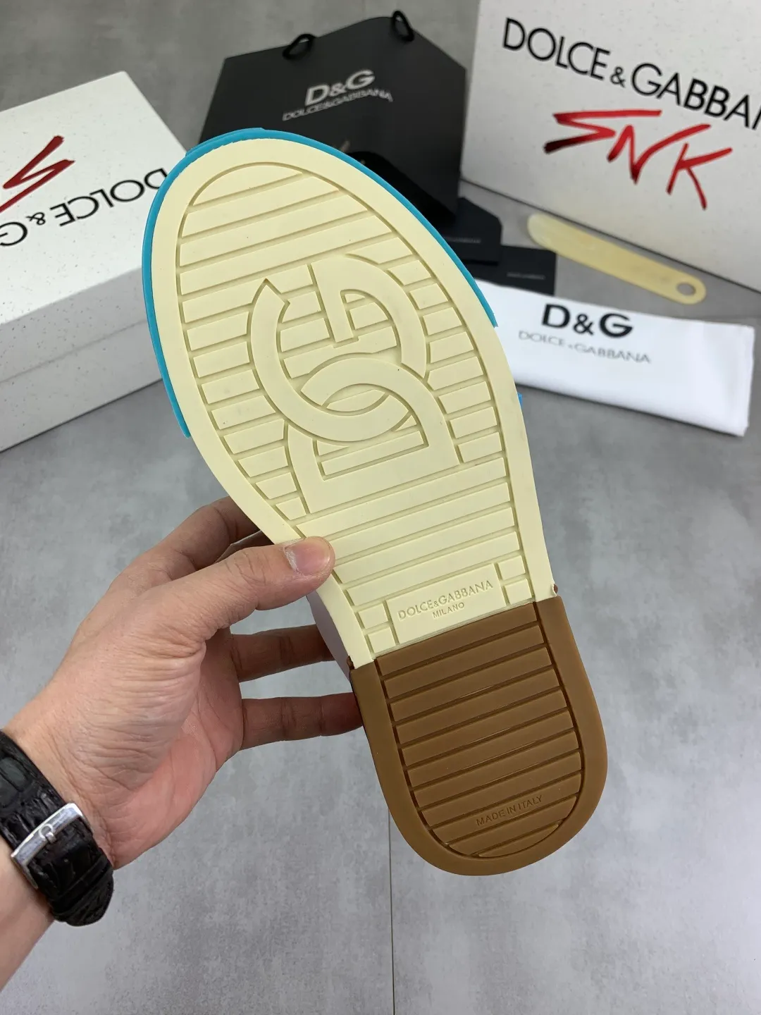 Men's shoes 💰P580💰 [New model] The latest hot style, top original quality, the official website synchronized with "DOLCE&GABBANA [Dolce & Gabbana] ~ High Quality." Effect Low-top casual DG men's shoes, loved by many celebrities, using high-end imported first-layer calfskin splicing logo design + cowhide feet, simple and elegant, perfectly interpreting the latest inspiration for shoes, integrating classics and fashion, luxury dreams, leading fashion Suitable for drivers, light and comfortable to drive, light and breathable for outdoor travel, high-end quality, trustworthy, 5️⃣color🉑️choice! Code number: 38-46